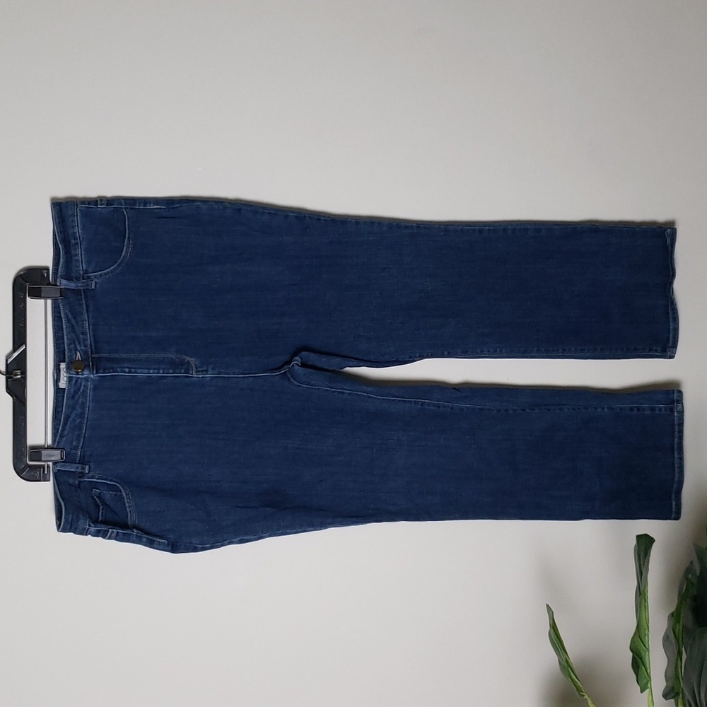 Logo by Lori Goldstein cropped bootcut jeans, medium wash, women's size 20W